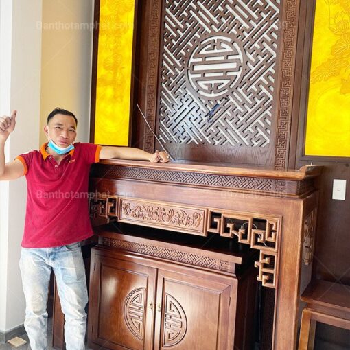 Bàn thờ đa dạng màu sắc và trang trí