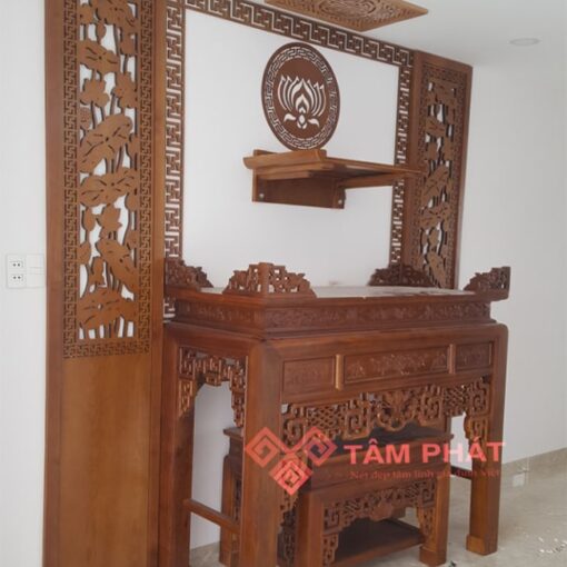 Có thể kết hợp thêm bàn thờ Phật treo tường ở phía trên