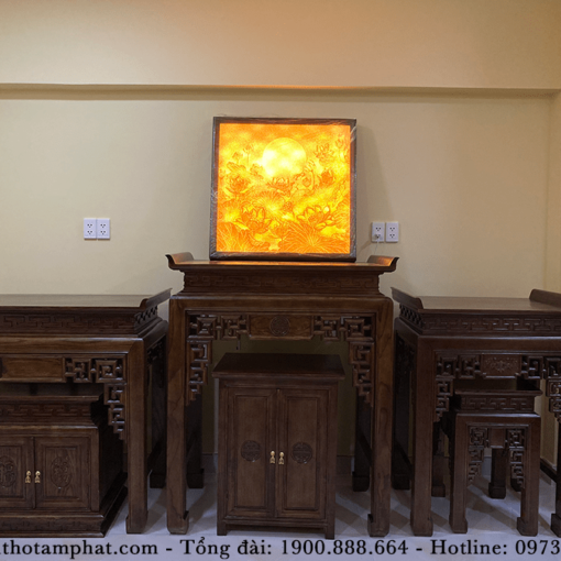 Phòng thờ trang trọng với 3 bàn thờ kết hợp