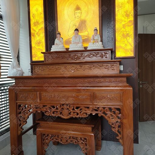 Bàn thờ tam cấp kết hợp thờ Phật và thờ gia tiên