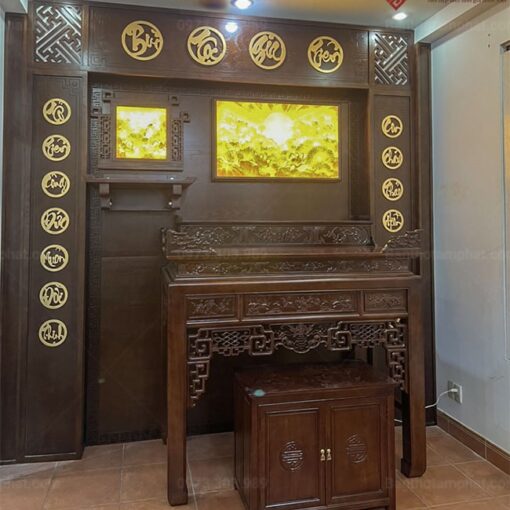 Bàn thờ có hoành phi câu đối gìn giữ nét đẹp uống nước nhớ nguồn