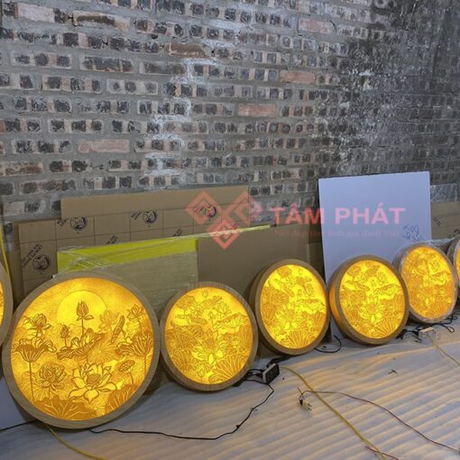 Tranh trúc chỉ tròn là mẫu được sử dụng nhiều trong phòng thờ