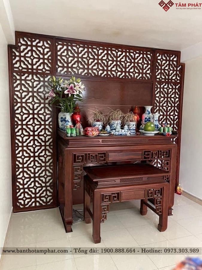 Án gian thờ thiết kế cân đối cho không gian thờ tự sang trọng