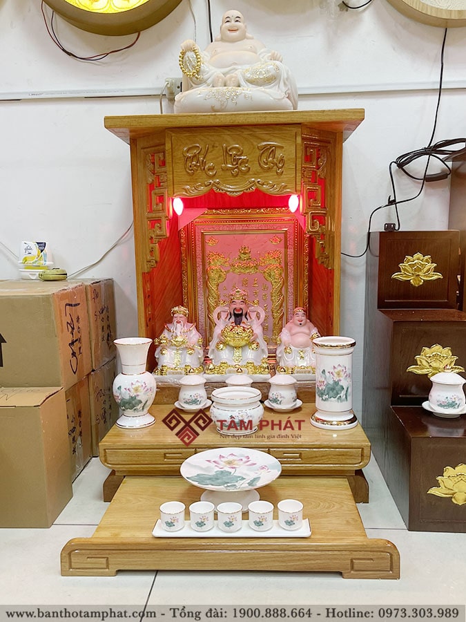 Bày trí bàn thờ Ông Địa Thần Tài đơn giản nhất