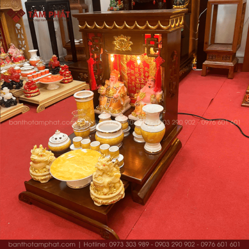 Bàn thờ Ông Địa có ngăn kéo tiện lợi