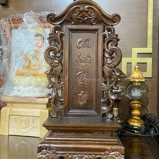 Bài vị Cửu Huyền màu óc chó nâu sang trọng, đẳng cấp.