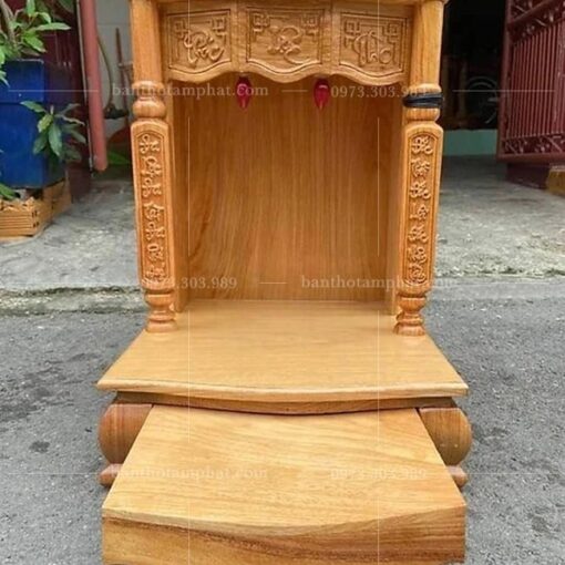 Nổi bật với phần diềm mái họa tiết Phúc Lộc Thọ.