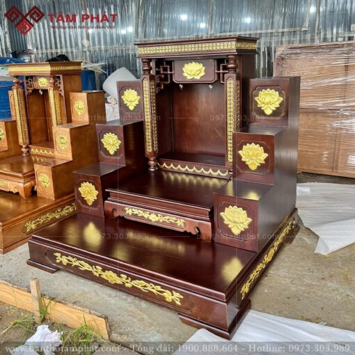 Thiết kế đồng nhất họa tiết hoa sen dát vàng nổi bật.