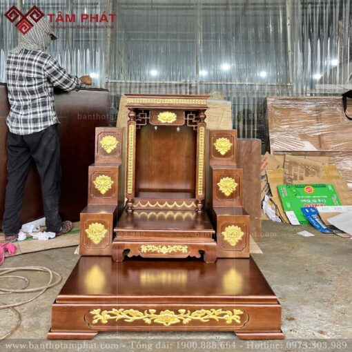 Làm từ 100% gỗ tự nhiên được lựa chọn kỹ càng.