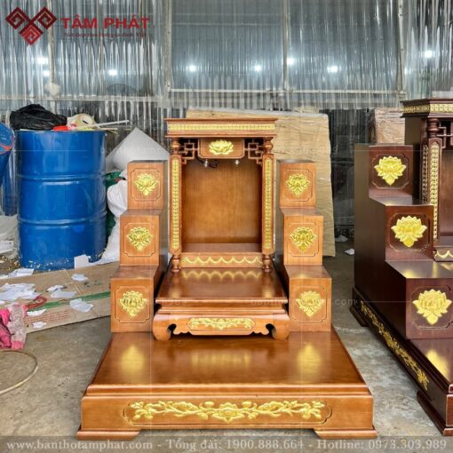 Kích thước đôn tam cấp và bục đế được cân đối phù hợp với kích thước bàn thờ.