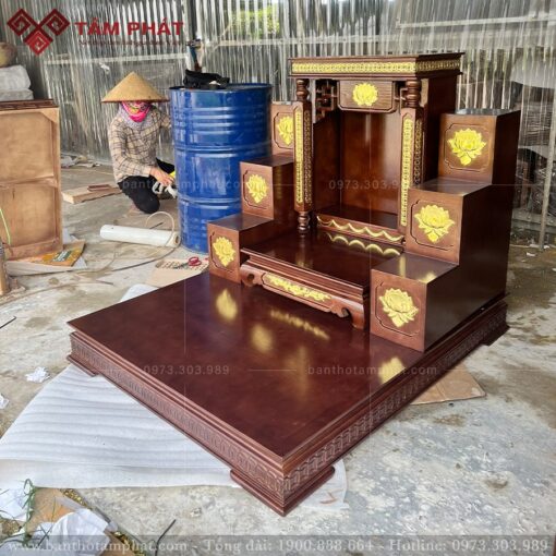 Sơn PU 4 lớp đều màu, chống mối mọt tốt.
