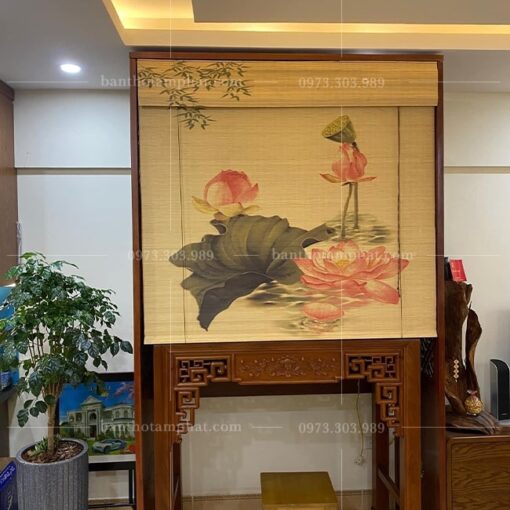 Sản xuất rèm che phòng thờ theo kích thước bàn thờ, tạo sự cân đối hài hòa.