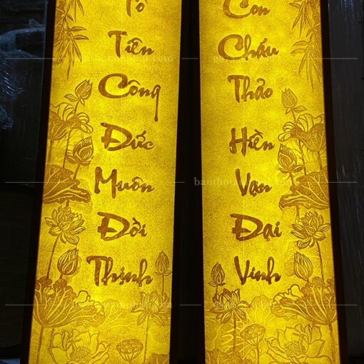 Họa tiết trên tranh sắc nét, rõ ràng.