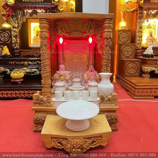 Có ngăn kéo tích hợp dưới mặt, tăng diện tích bày biện đồ lễ thờ cúng.