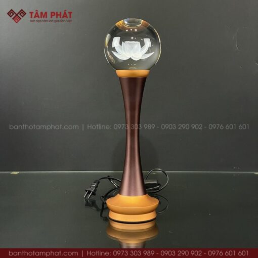 Thân hợp kim đồng màu nâu sang trọng.