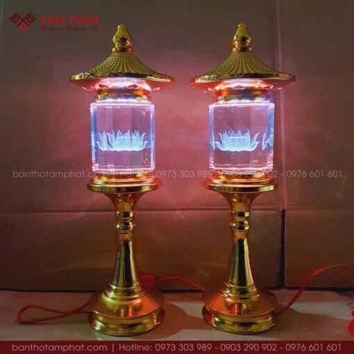 Đèn điện có led đổi nhiều màu.