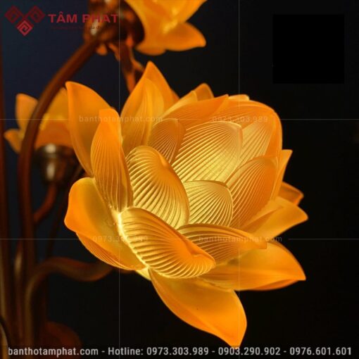 Hoa sen chất liệu thủy lưu ly cao cấp.