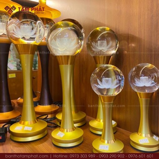 Đèn cầu hoa sen có led đổi màu.