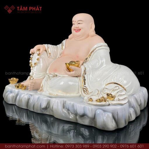 Làm từ bột đá cao cấp, chắc chắn, bền đẹp.