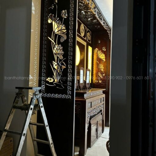 Vách ngăn cách kín đáo được cắt CNC họa tiết hoa sen đẹp.