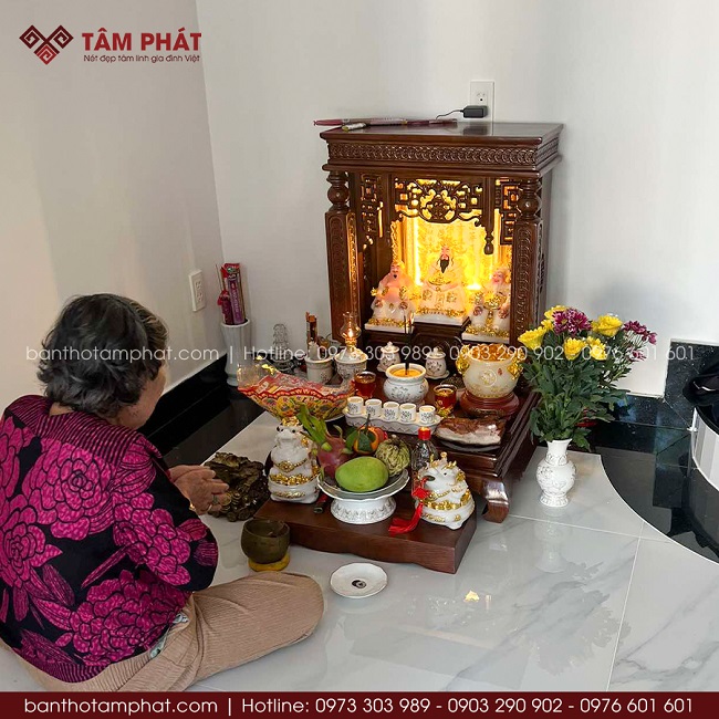 Cách đặt bàn thờ Thần Tài Thổ Địa đúng vị trí