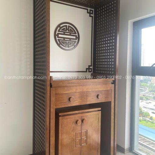 Trang trí đơn giản, vẫn giữ được sự trang nghiêm cho không gian thờ cúng.
