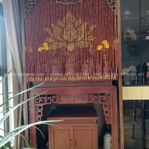 Phòng thờ vách ngăn kèm rèm hạt gỗ hoa sen mẫu BT-1692
