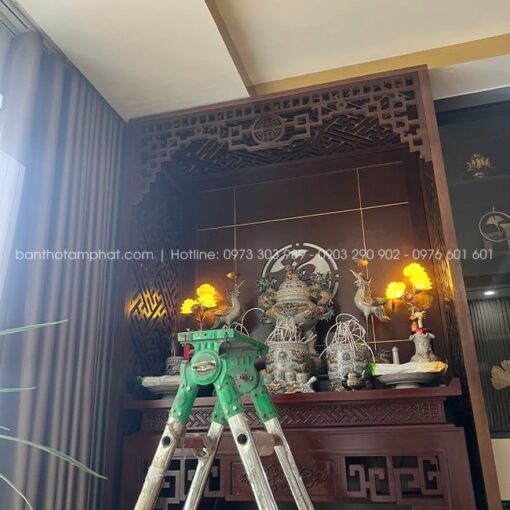 Mẫu phòng thờ khi chưa gắn rèm lên.