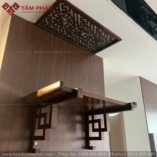 Thiết kế bàn thờ với kiểu dáng chân tinh tế, chịu lực tốt.