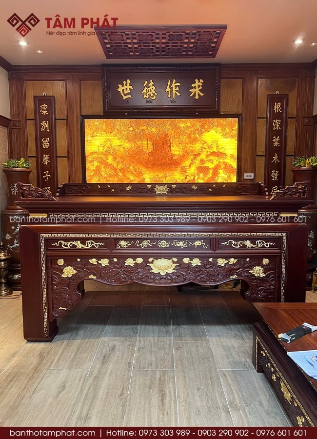 Án gian BT-1710 gợi vẻ trang nghiêm, bề thế, phù hợp phòng thờ truyền thống, biệt thự hoặc nhà thờ họ.
