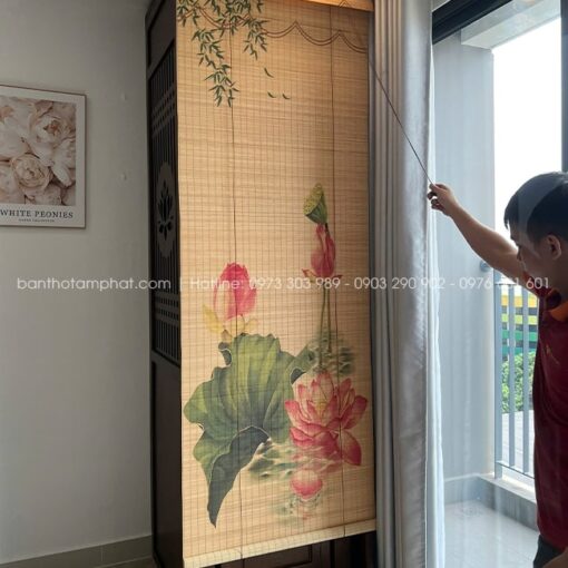 Mẫu rèm mành trúc in hoa sen nghệ thuật sắc nét.