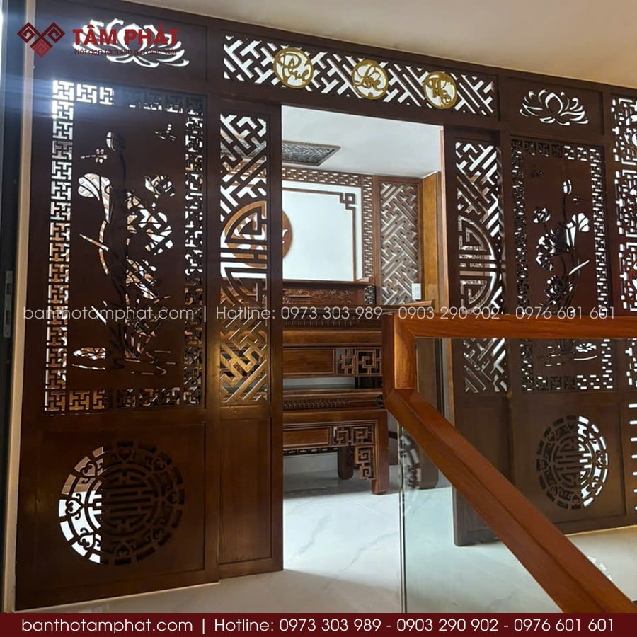 Phòng thờ cửa lùa BT-1724 mang giá trị phong thủy, thẩm mỹ cao, phù hợp cho không gian tầng mái, tầng lửng, không gian nhà phố, biệt thự,...