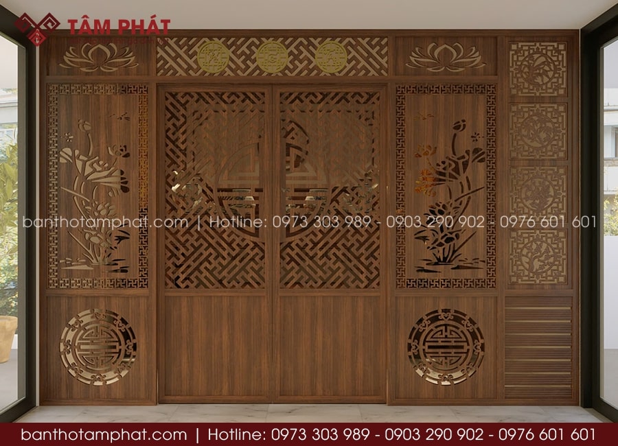 Cửa lùa CNC tạo sự riêng tư, tăng tính trang trọng cho không gian thờ.