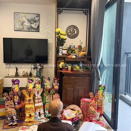 Phòng thờ đẹp bài trí gọn gàng, chuẩn phong thủy.