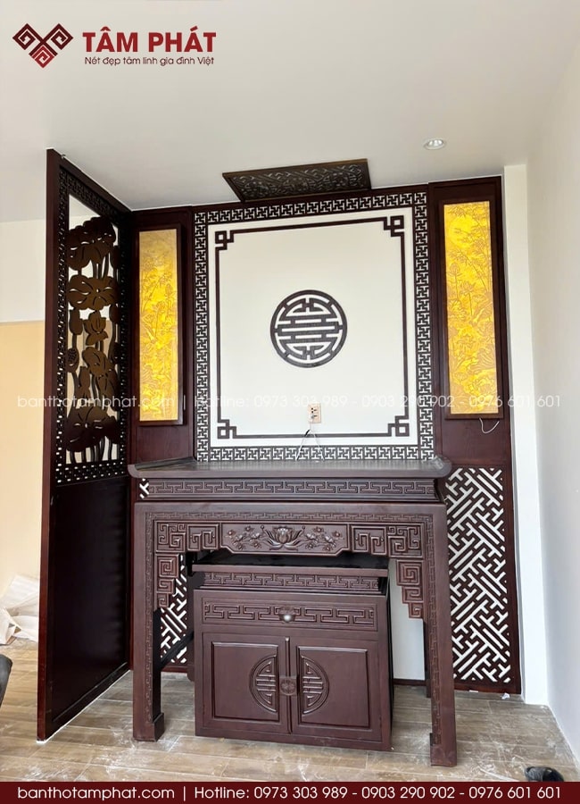 Sự hài hòa trong từng sản phẩm tạo nên không gian thờ Gia Tiên BT-1702 đẳng cấp, ý nghĩa.