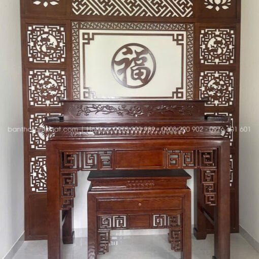Phòng thờ hẹp 2 bên có tường bao mẫu BT-1719