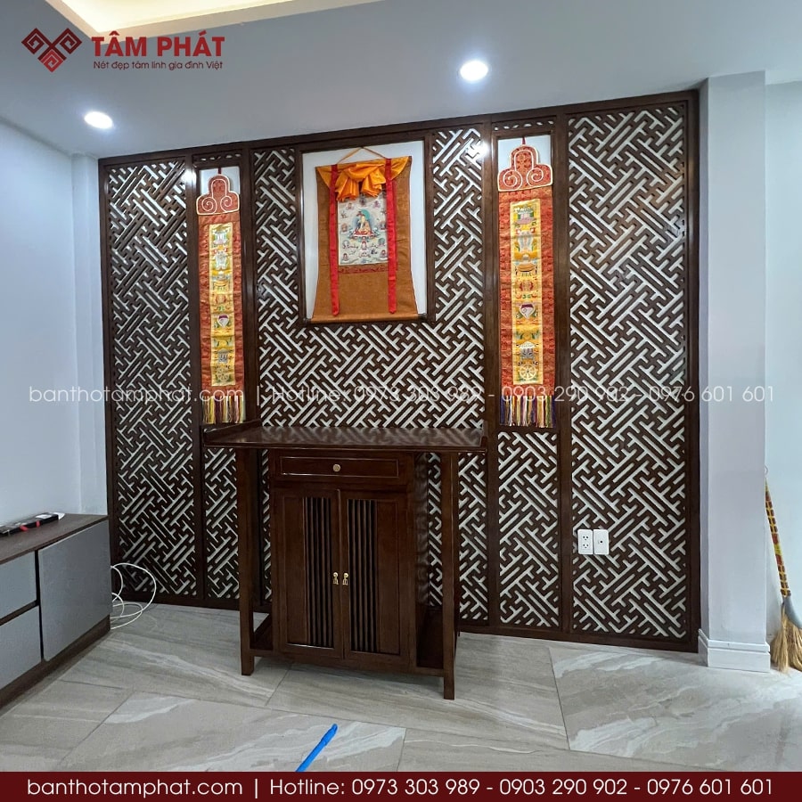 Mỗi chi tiết đều được chọn lọc kỹ lưỡng, vừa tôn nghiêm, vừa giữ được sự hài hòa với nội thất hiện đại.