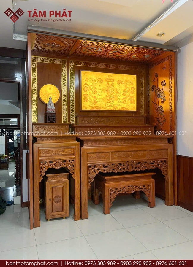 Hoa văn chạm tinh xảo tôn lên vẻ đẹp truyền thống đậm chất Việt.