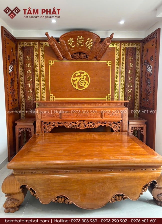 Chất liệu bàn thờ, phản bái gỗ hương tự nhiên cao cấp, có độ bền cao.