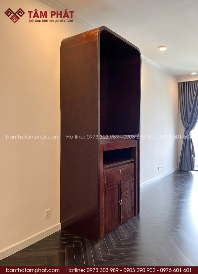 Mẫu phòng thờ BT-1698 bố trí hài hòa tại mọi không gian nhà cửa.