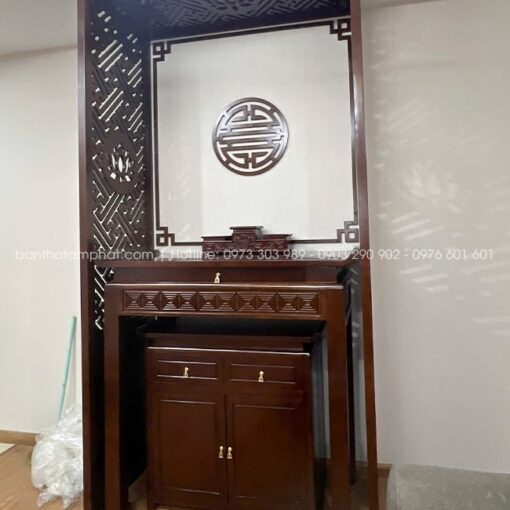 Kín đáo với mẫu vách ngăn cách họa tiết phong thủy đẹp.