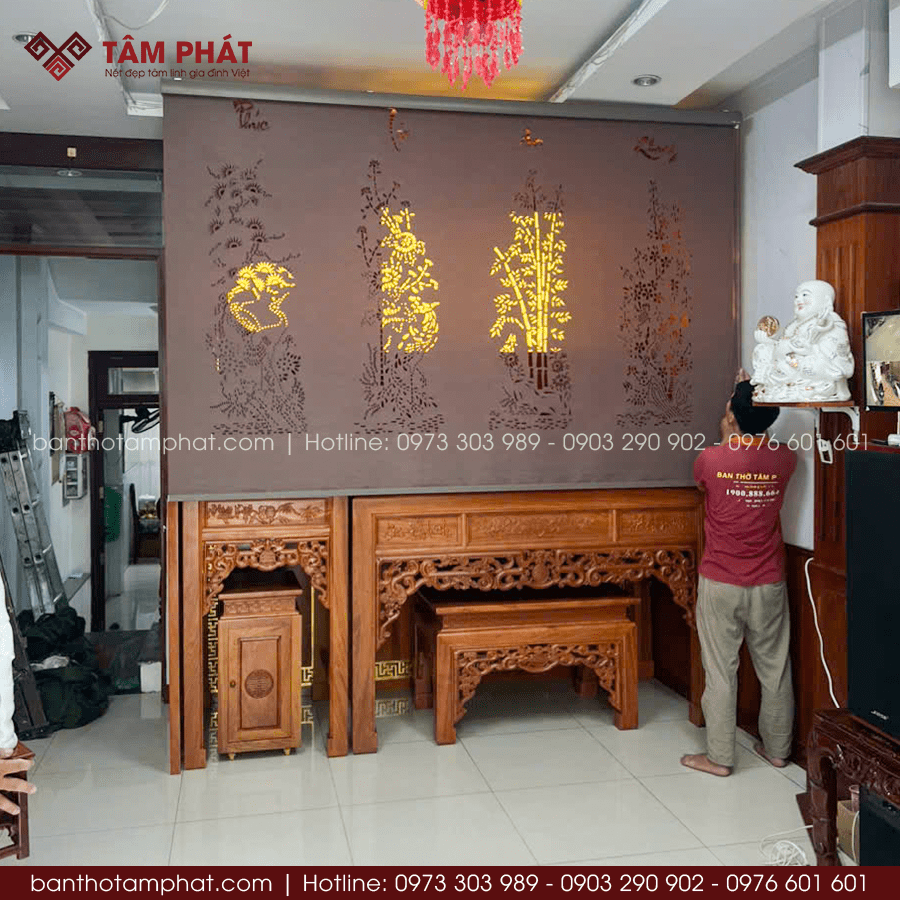 Kéo rèm xuống tạo nên không gian kín đáo và rất trang nghiêm Kéo rèm xuống tạo nên không gian kín đáo và rất trang nghiêm
