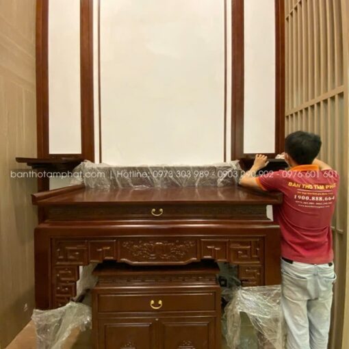 Thay Bàn Thờ Mới Dịp Cuối Năm
