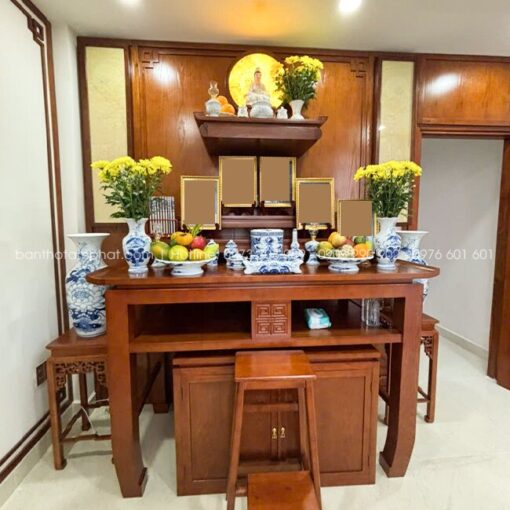 Phòng thờ BT-1776 được đánh giá cao về mọi mặt, nâng tầm phòng thờ nhà phố hiện đại.