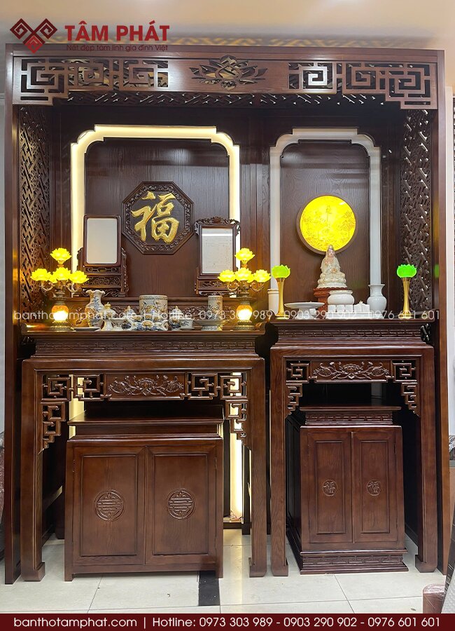 Hệ vách và đèn led đan xen tạo nên hiệu ứng độc đáo cho phòng thờ BT-1778, là xu hướng thiết kế mới hiện đại, sang trọng hiện nay.