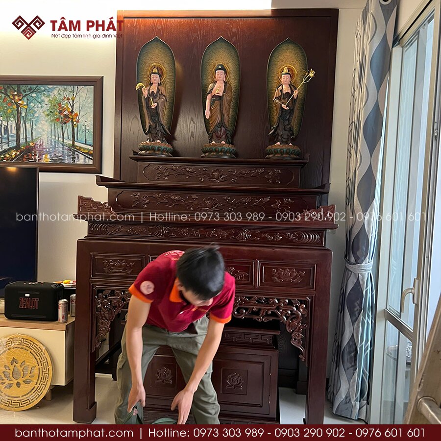 Chất liệu gỗ tự nhiên bền chắc, bề mặt xử lý kỹ, hạn chế cong vênh mối mọt.