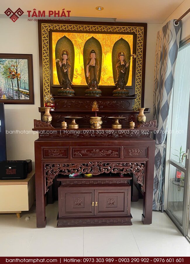 Bàn thờ Phật linh thiêng, thích hợp cho cả gia đình truyền thống và hiện đại.