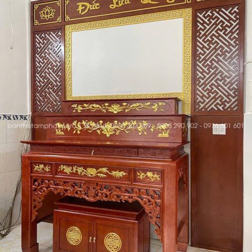 Mẫu bàn thờ tam cấp Như Ý kết hợp hài hòa giữa giá trị truyền thống và phong cách hiện đại.