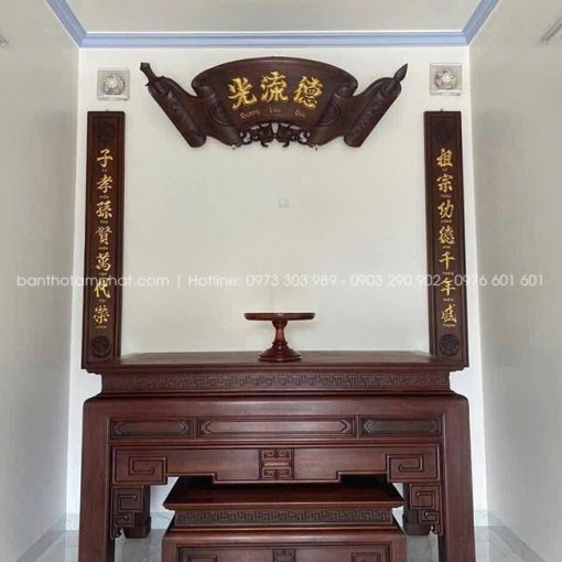 Bàn thờ và Cuốn Thư Câu Đối đơn giản mẫu BT-1809