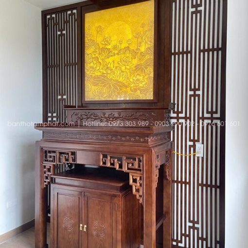 Mẫu phòng thờ BT-1817 được gia công tỉ mỉ, tạo nên vẻ đẹp bền vững và trang trọng.